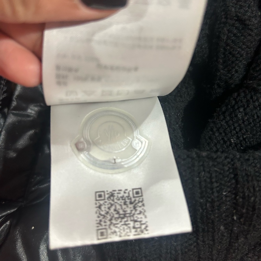 Authentic Moncler Shiny Black Puffer Jacket with Knit beanie bundle - Picture 5 of 8